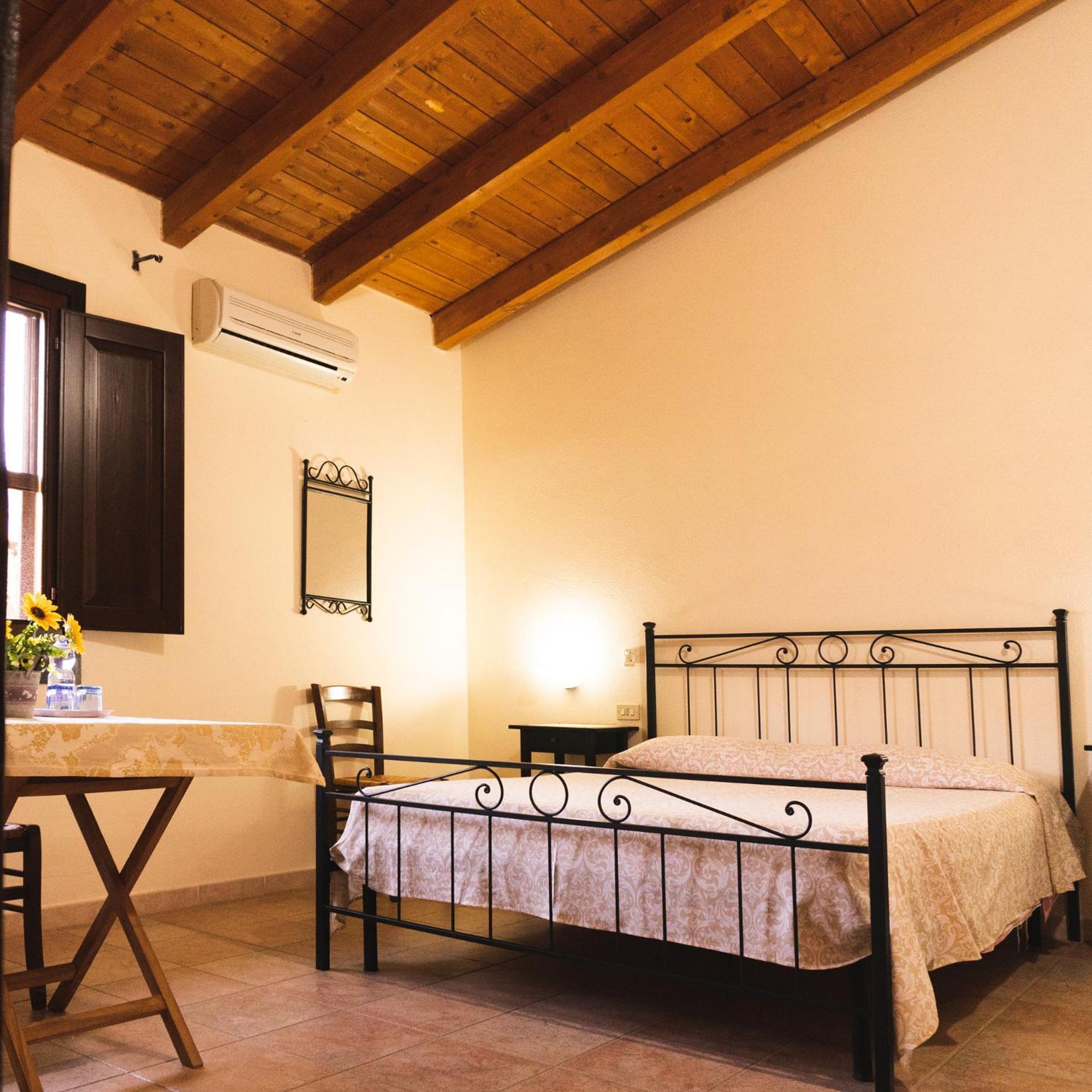Agriturismo Il Ginepro Флуминимаджоре Экстерьер фото